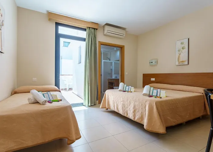 ゲストハウス Costabella Powered By Faro Homes 3*